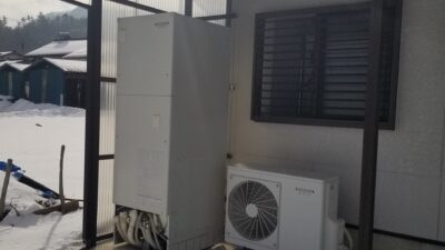 雪かきから始まる((+_+))